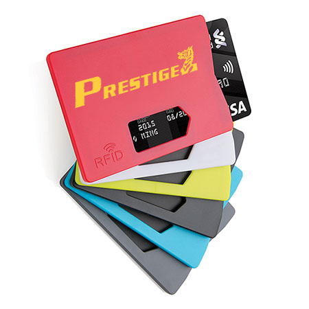 Защитный бокс RFID для кредитных карт защитит ваши деньги (кредитные карты), личную информацию (смарт-карты) от мошенников. Ваши данные всегда будут в безопасности, учитывая специальный корпус, который блокирует сигналы мошенников. С защитным боксом, имеющим специальную технологию RFID, можно не беспокоится о том, что мошенники смогут завладеть вашим защитным кодом безопасности пластиковой карты. Размер защитного бокса 9x6.2x0.4 см., материал: металл, пластик.  Минимальный тираж 300 шт. Предлагаем сделать ваш защитный бокс корпоративным подарком с нанесением логотипа или любой другой информации методом тампопечати.

