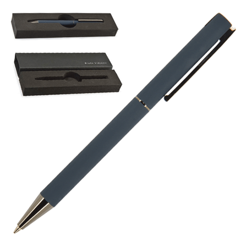 Набор в футляре с синей шариковой  ручкой  Bergamo - элегантная ручка в синем корпусе, упакованная в стильный черный металлический футляр. Автоматическая ручка с поворотным механизмом. Матовое не скользящее покрытие ручки. Ручка имеет специальное покрытие : корпус SOFT TOUCH, толщина пишущего узла: 1 мм, материал корпуса: металл. Для нанесения рекомендуем гравировку. Минимальный тираж 50 шт.