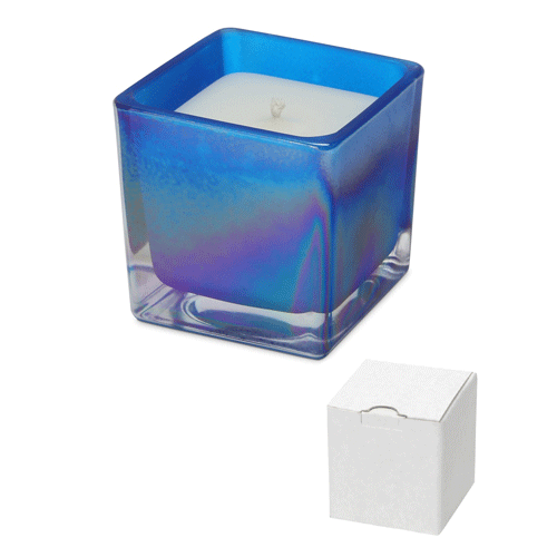 Свеча ароматная синяя Paula довольно таки компактная, отлично подойдет к любому дизайну. Чаша выполнена из прочного стекла. Тонкий цветочный аромат голубого льна придаст вашей атмосфере спокойствие, тепло и уют. Горение свечи  рассчитано до 12 часов. Размер товара  6 х 6 х 6 см, подставляется я в индивидуальной белой коробочке. Для нанесения рекомендуем использовать тампопечать. Минимальный тираж 50 шт.